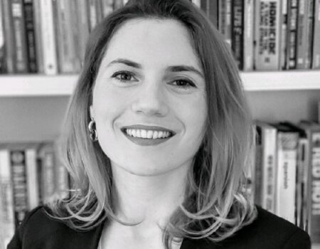 Photo of Laura Harvey