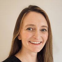 Photo of Kelly Henwood
