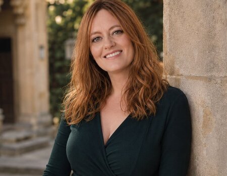 Photo of Jennifer Schivas