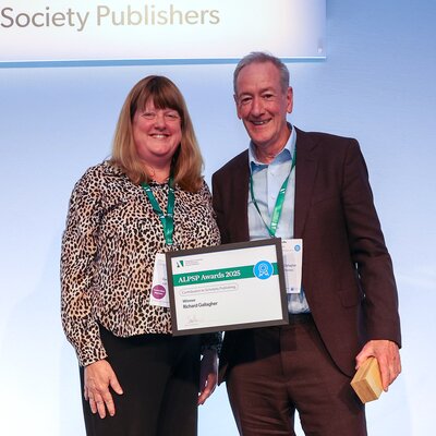Image of Richard Gallagher receiving Contribution to Scholarly Publishing Award